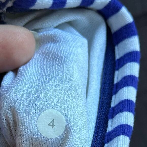 Lululemon In Stride Jacket Women's 4 Blue White Narrow Stripe Zip Up Athleisure - Picture 3 of 8